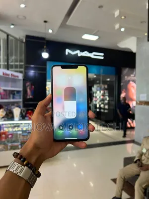 New Apple iPhone XS Max 64 GB Black