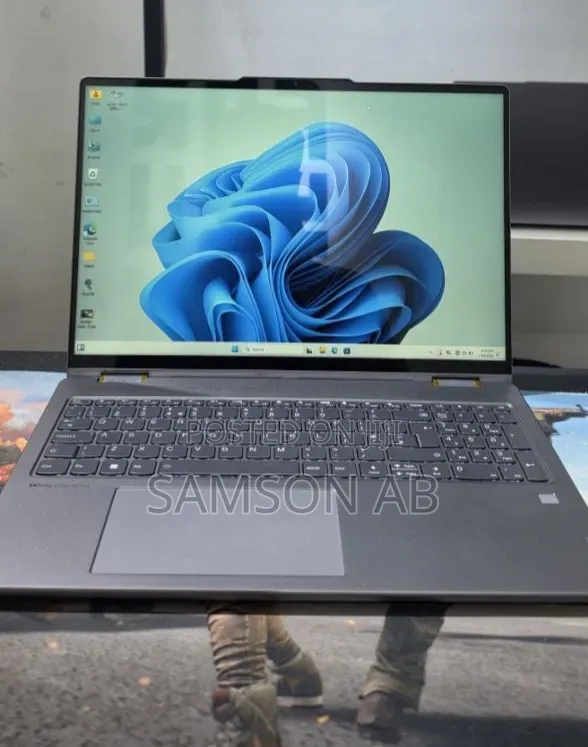 New Laptop Lenovo 16GB AMD Ryzen 7 SSD 512GB