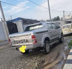 Toyota Hilux 2015 Silver