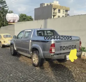 Toyota Hilux 2015 Silver