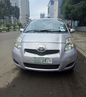 Toyota Yaris 2010 Maroon