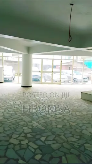 Commercial Shop for Rent የሚከራይ የንግድ ሱቅ በፒያሳ