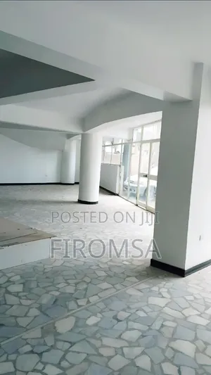 Commercial Shop for Rent የሚከራይ የንግድ ሱቅ በፒያሳ