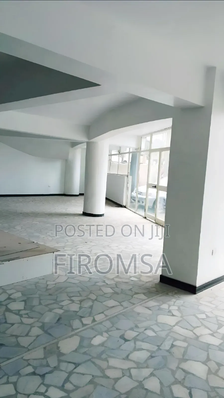 Commercial Shop for Rent የሚከራይ የንግድ ሱቅ በፒያሳ