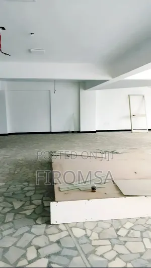 Commercial Shop for Rent የሚከራይ የንግድ ሱቅ በፒያሳ