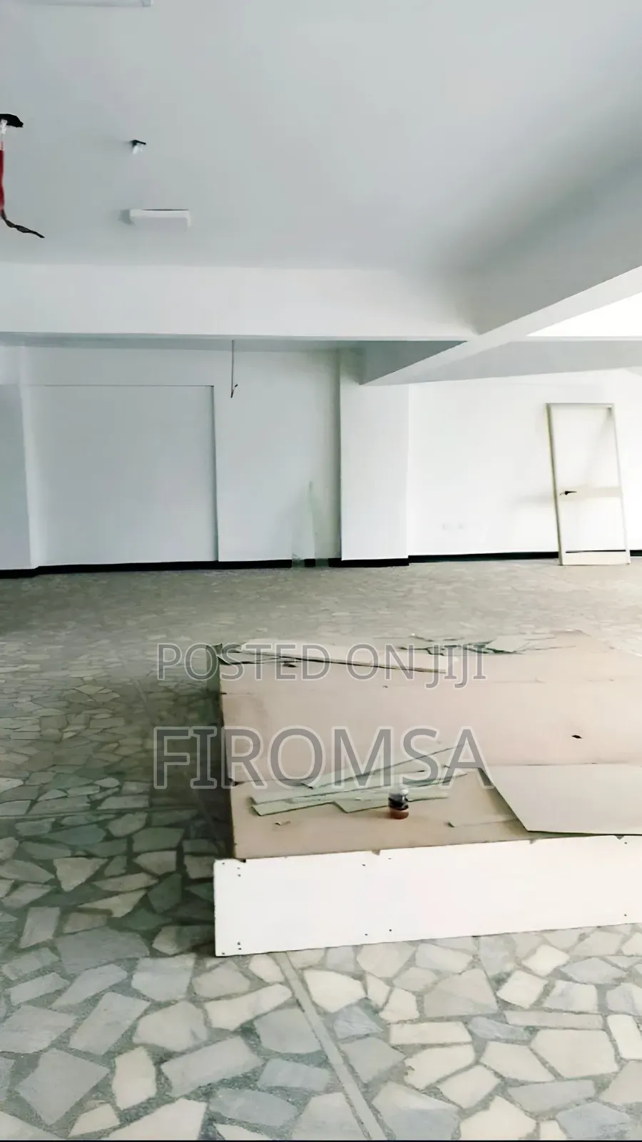 Commercial Shop for Rent የሚከራይ የንግድ ሱቅ በፒያሳ