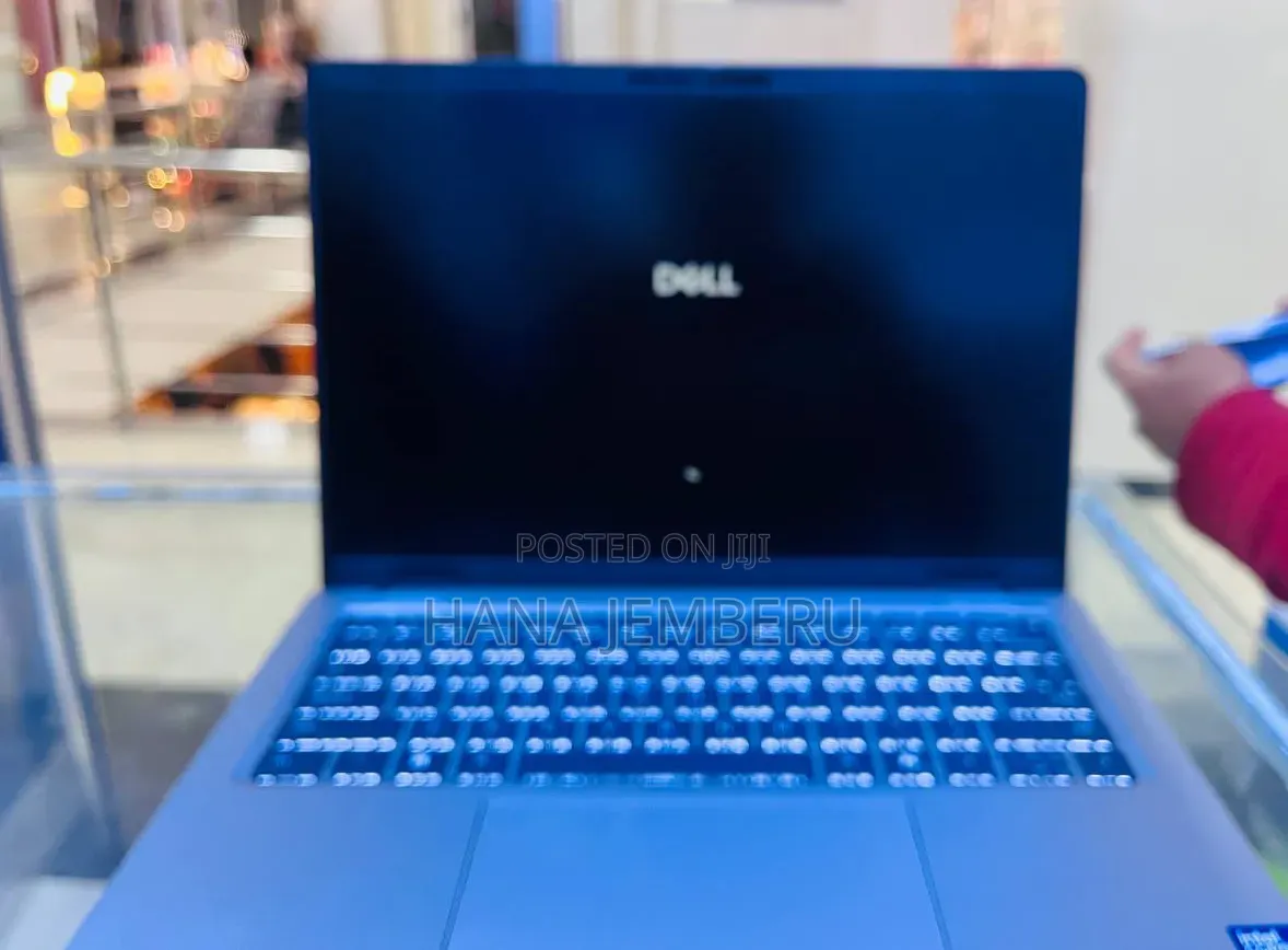 New Laptop Dell Precision 5540 32GB Intel Core Ultra 5 SSD 512GB
