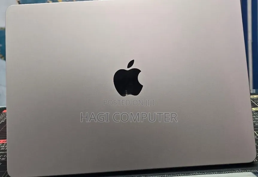 New Laptop Apple MacBook Air 2022 M2 16GB Apple M2 SSD 512GB