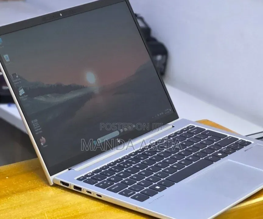 New Laptop HP Elitebook 830 G11 16GB Intel Core Ultra 7 SSD 512GB