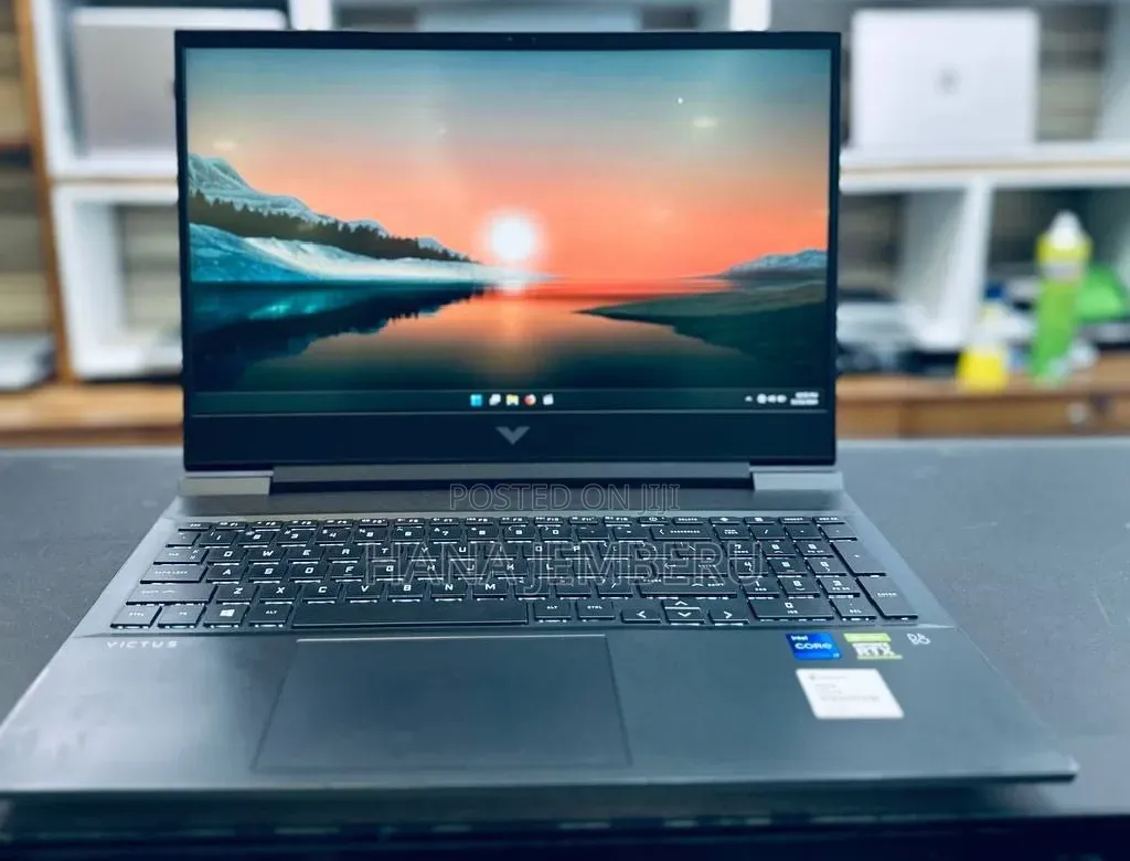 New Laptop HP Victus 16 16GB Intel Core i7 SSD 512GB