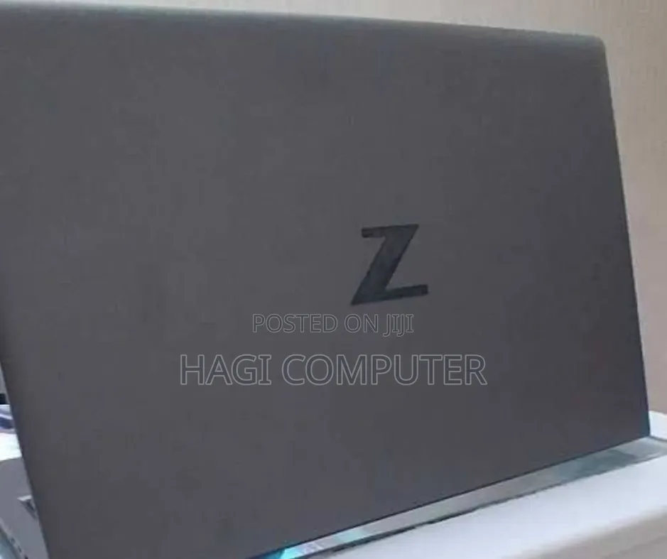 New Laptop HP ZBook Firefly G8 16GB Intel Core i7 SSD 512GB