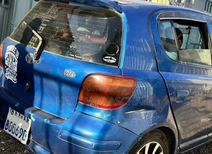 Toyota Vitz 2002