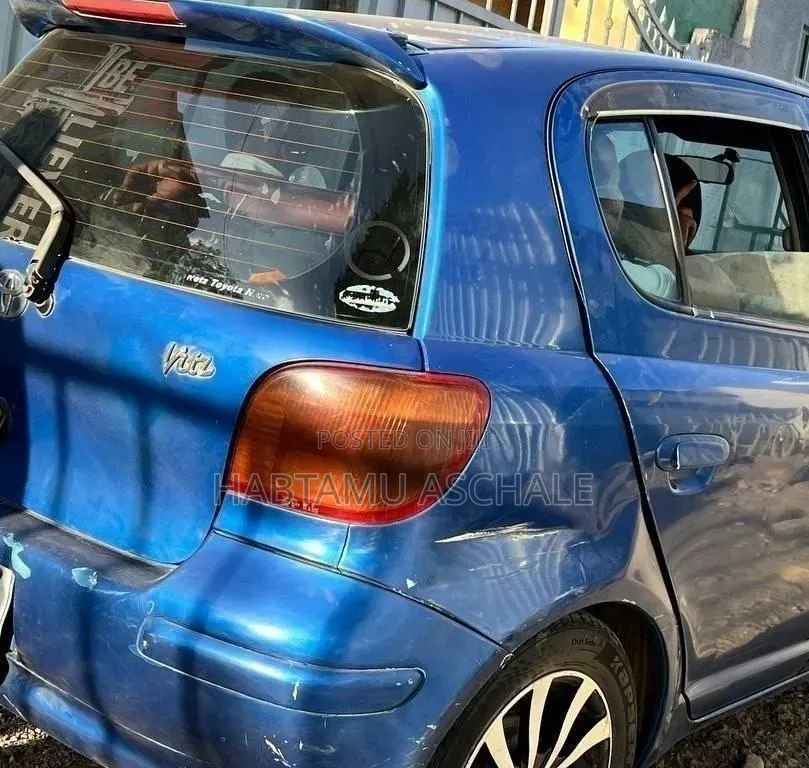 Toyota Vitz 2002
