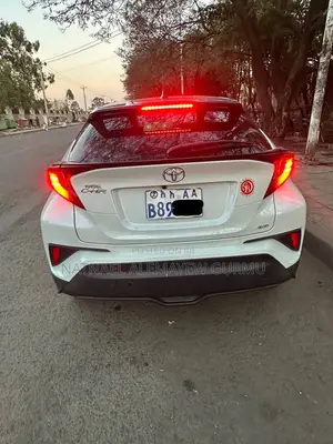 Toyota C-HR 2022 White