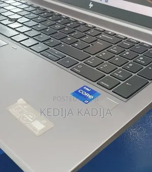 New Laptop HP ZBook Firefly G8 16GB Intel Core i7 SSD 512GB