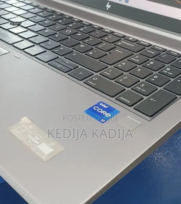 New Laptop HP ZBook Firefly G8 16GB Intel Core i7 SSD 512GB