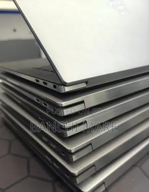 New Laptop Dell Precision 15 3520 16GB Intel Core i7 SSD 512GB