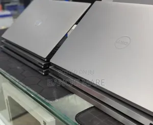 New Laptop Dell Precision 15 3520 16GB Intel Core i7 SSD 512GB