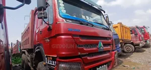 Sinotruk Howo 2016 Red