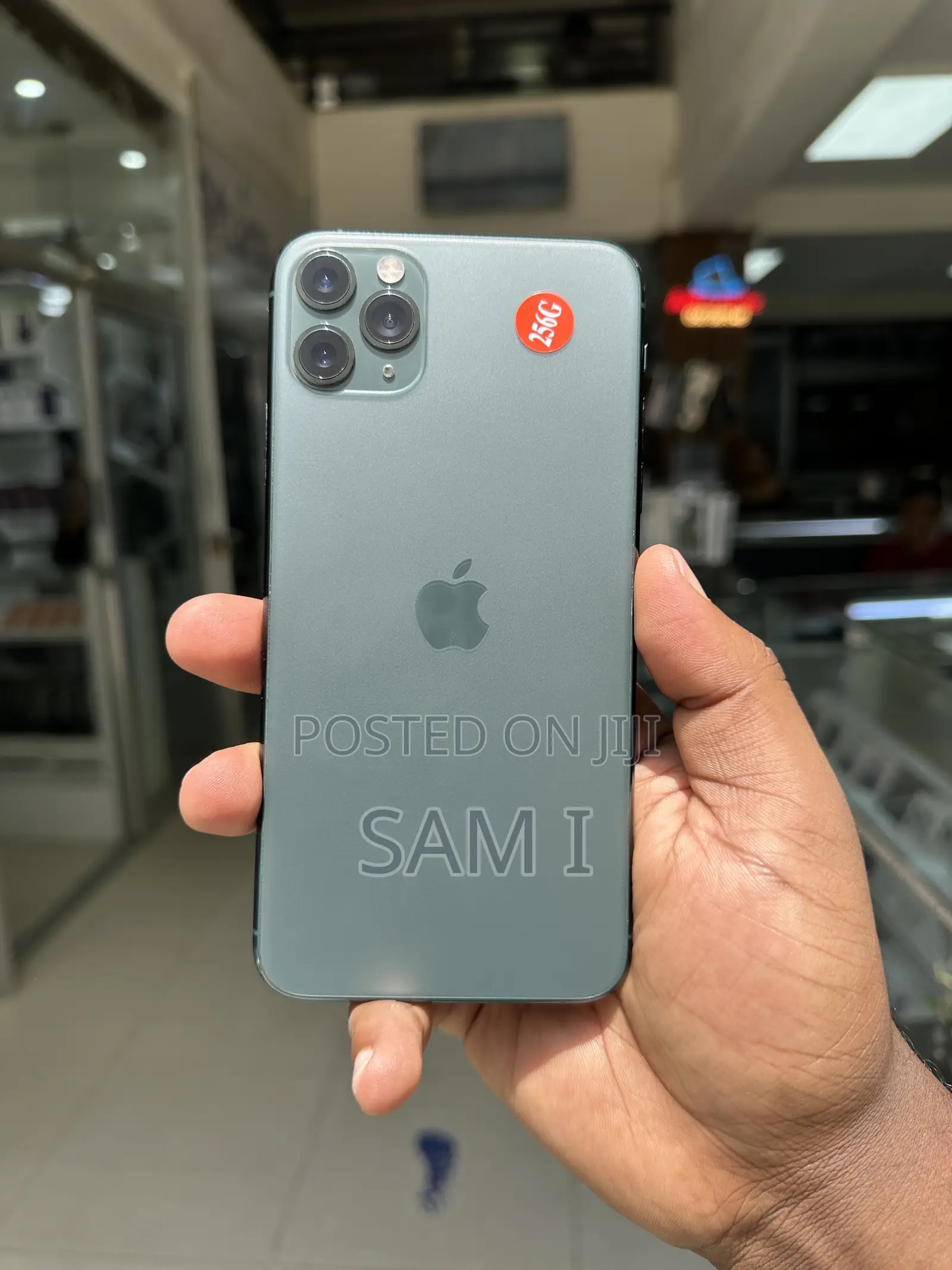 New Apple iPhone 11 Pro Max 256 GB Gold