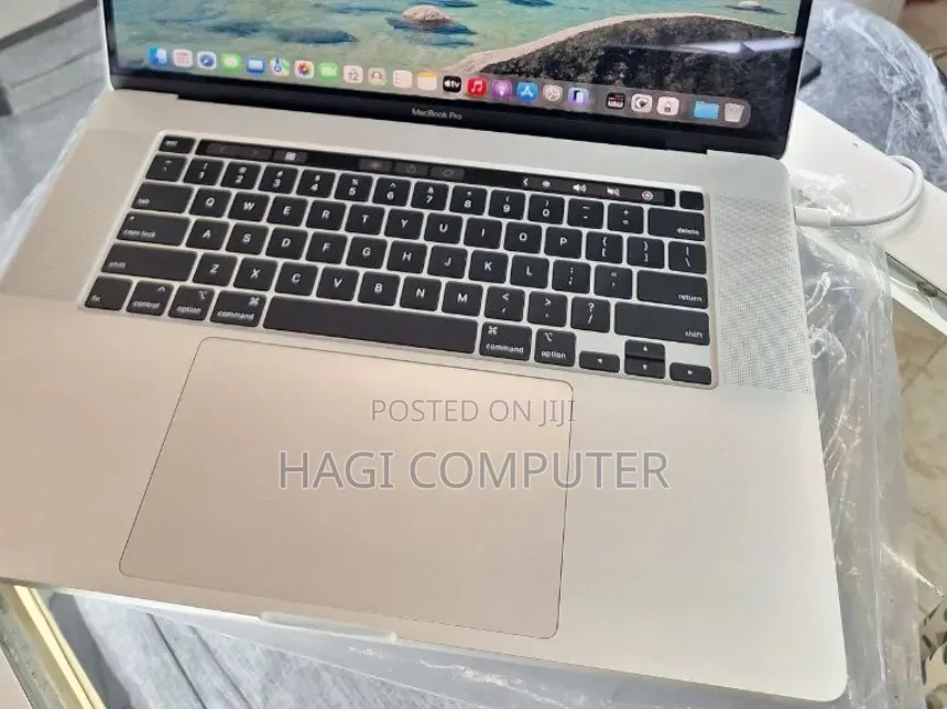 New Laptop Apple MacBook Pro 2019 32GB Intel Core i9 SSD 1T