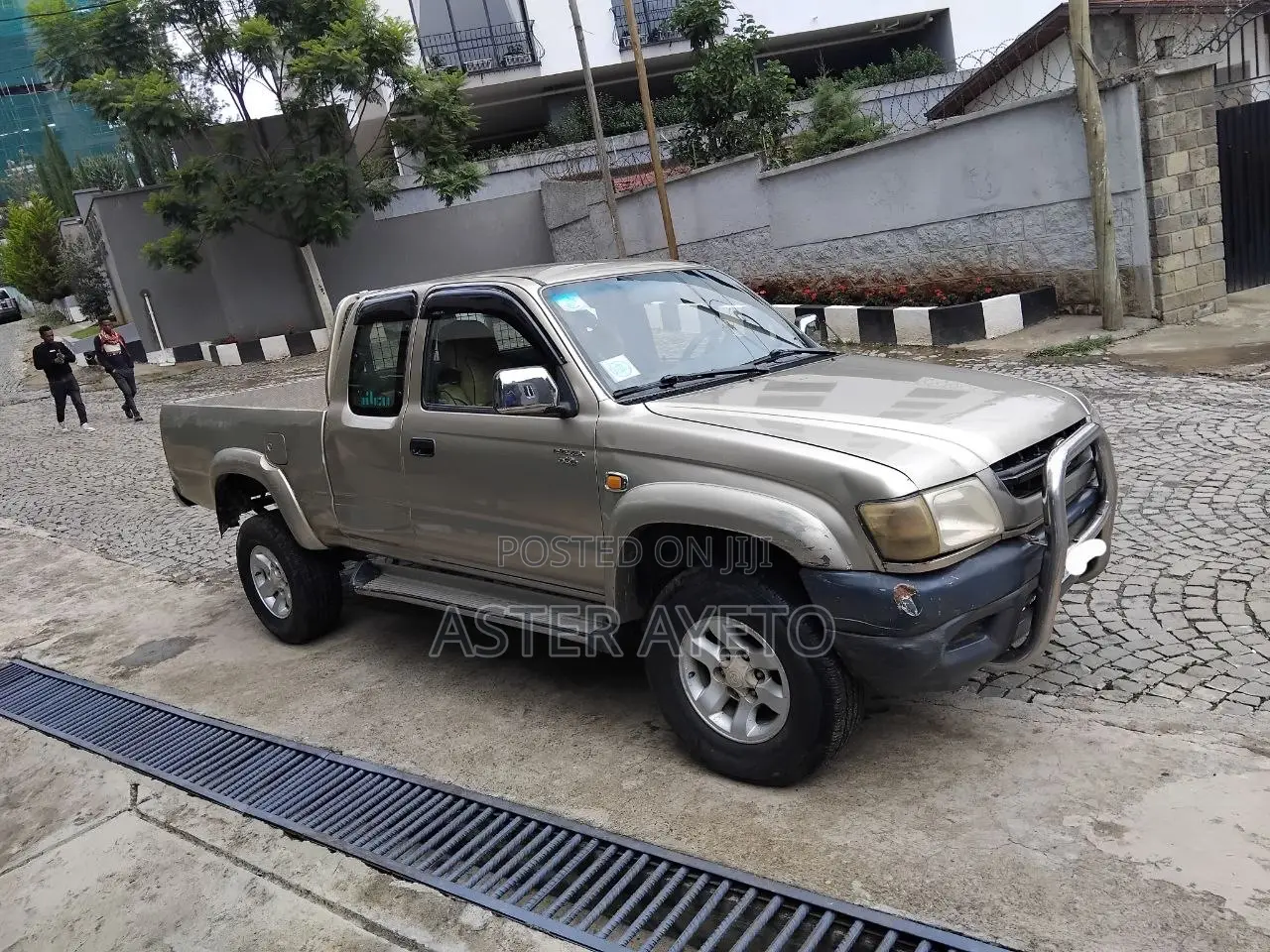 Toyota Hilux 2003 Gray