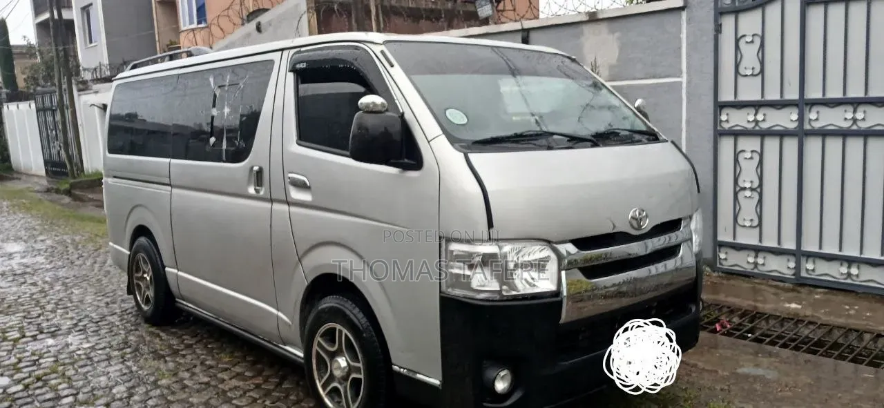 Toyota HiAce 2006 Silver