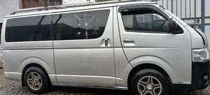 Toyota HiAce 2006 Silver