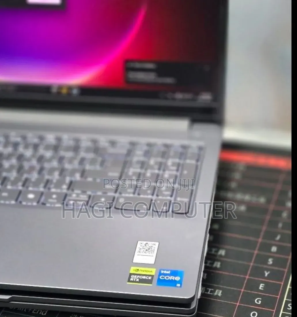 New Laptop Lenovo LOQ 15IRH8 12GB Intel Core i5 SSD 512GB