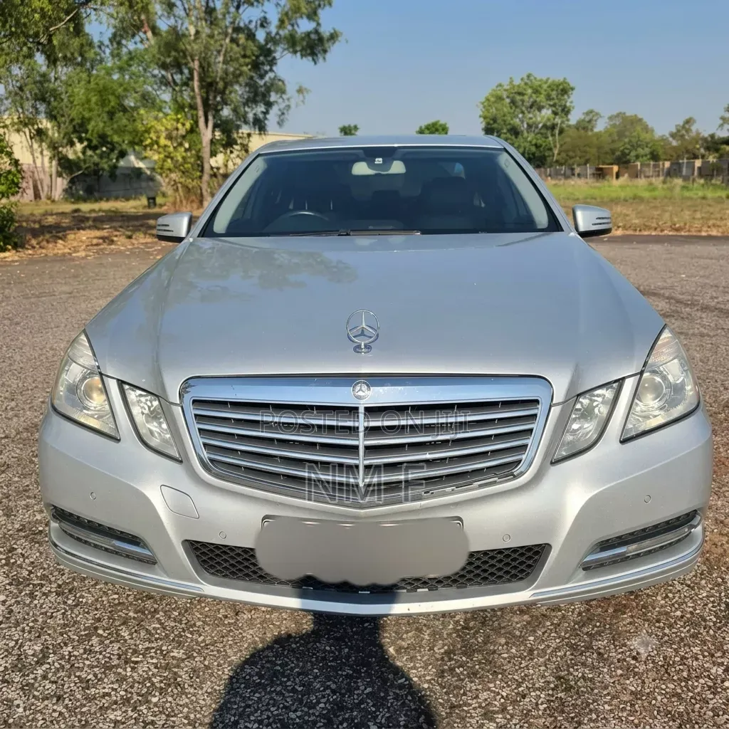 Mercedes-Benz E200 2013 Silver