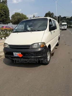 Toyota HiAce 2000 White