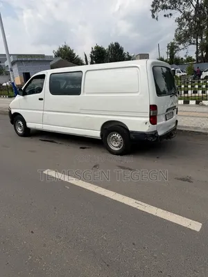 Toyota HiAce 2000 White