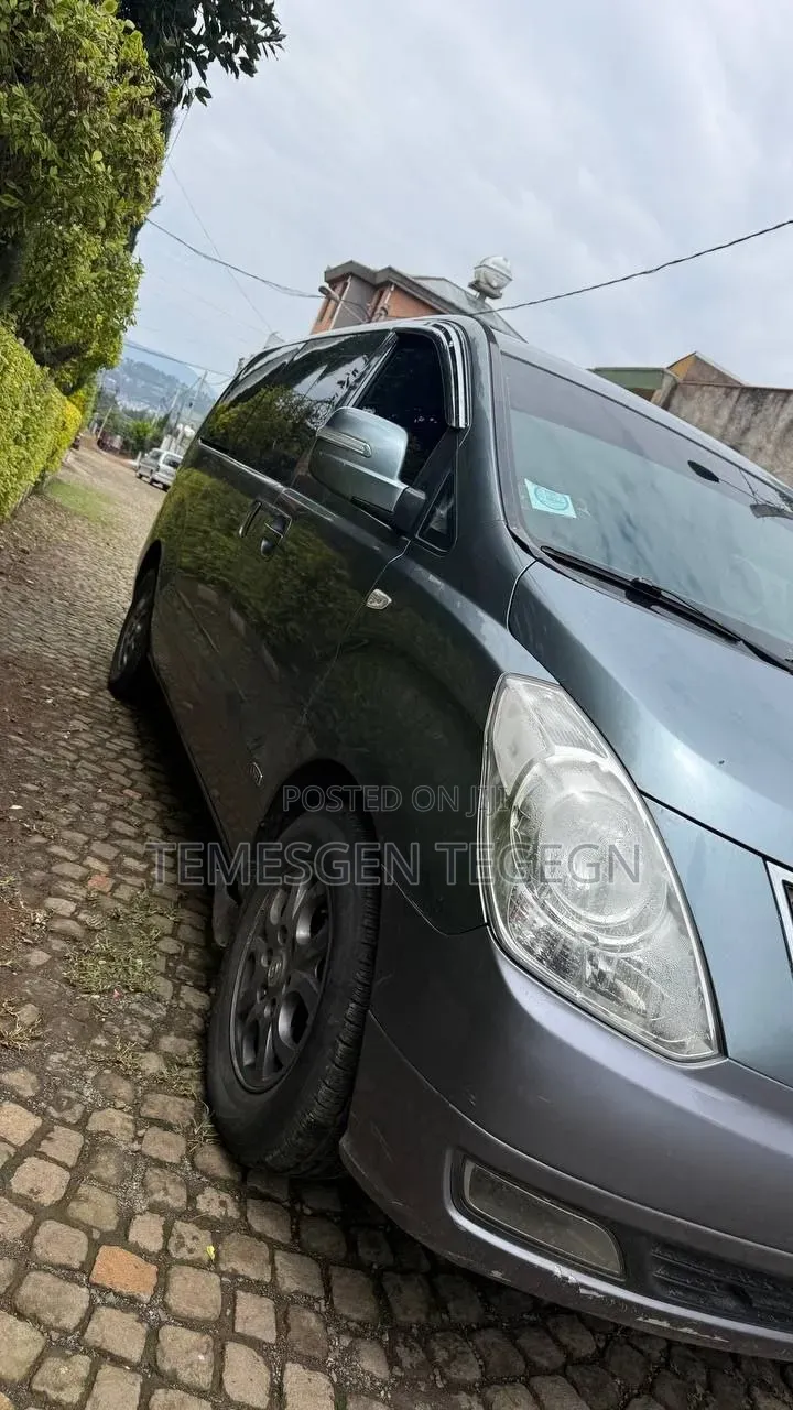 Hyundai Starex 2013 Silver