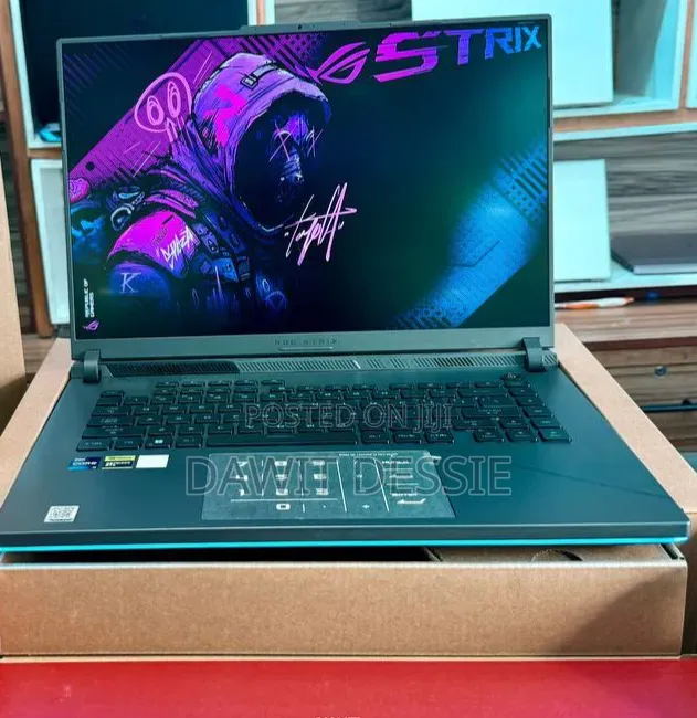 New Laptop Asus ROG Strix G16 16GB Intel Core i9 SSD 1T
