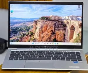 New Laptop HP EliteBook 840 G8 16GB Intel Core i5 SSD 512GB