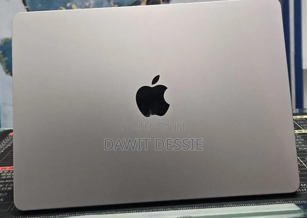 New Laptop Apple MacBook Air 2022 M2 16GB Apple M2 SSD 512GB