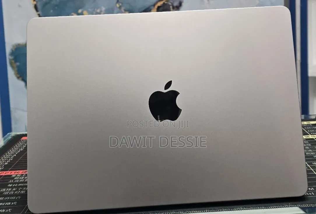 New Laptop Apple MacBook Air 2022 M2 16GB Apple M2 SSD 512GB