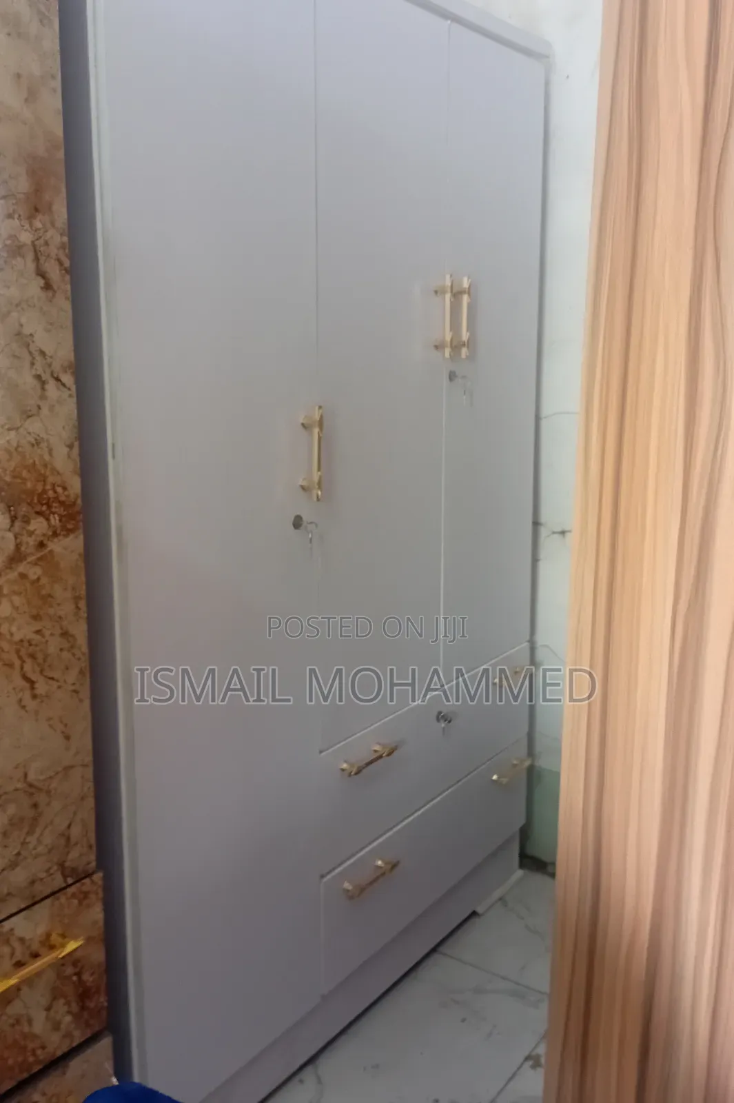 Modern Wooden Wardrobe Closet With Sliding Doors Drawer