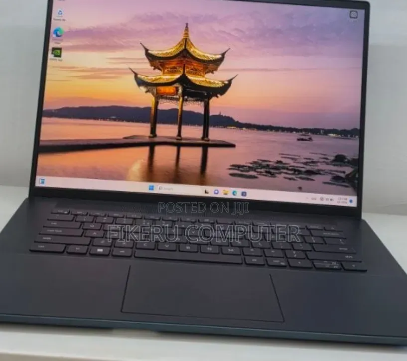 New Laptop Dell Inspiron 15 16GB Intel Core i7 SSD 512GB