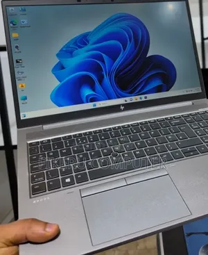 New Laptop HP ZBook Studio G8 16GB Intel Core i7 SSD 512GB