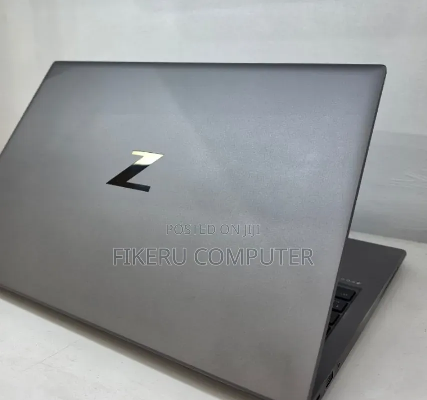 New Laptop HP ZBook Studio G8 16GB Intel Core i7 SSD 512GB