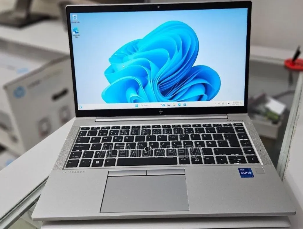 New Laptop HP EliteBook 840 G8 16GB Intel Core i7 SSD 512GB