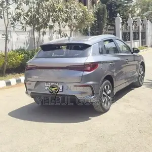 BYD E2 43 kWh 94 hp FWD 2025 Silver