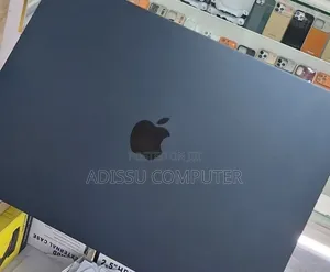 New Laptop Apple MacBook Air 2025 M4 16GB Apple M4 Pro SSD 256GB