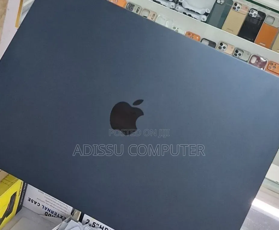 New Laptop Apple MacBook Air 2025 M4 16GB Apple M4 Pro SSD 256GB