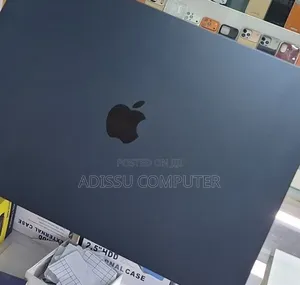 New Laptop Apple MacBook Air 2025 M4 16GB Apple M4 Pro SSD 256GB