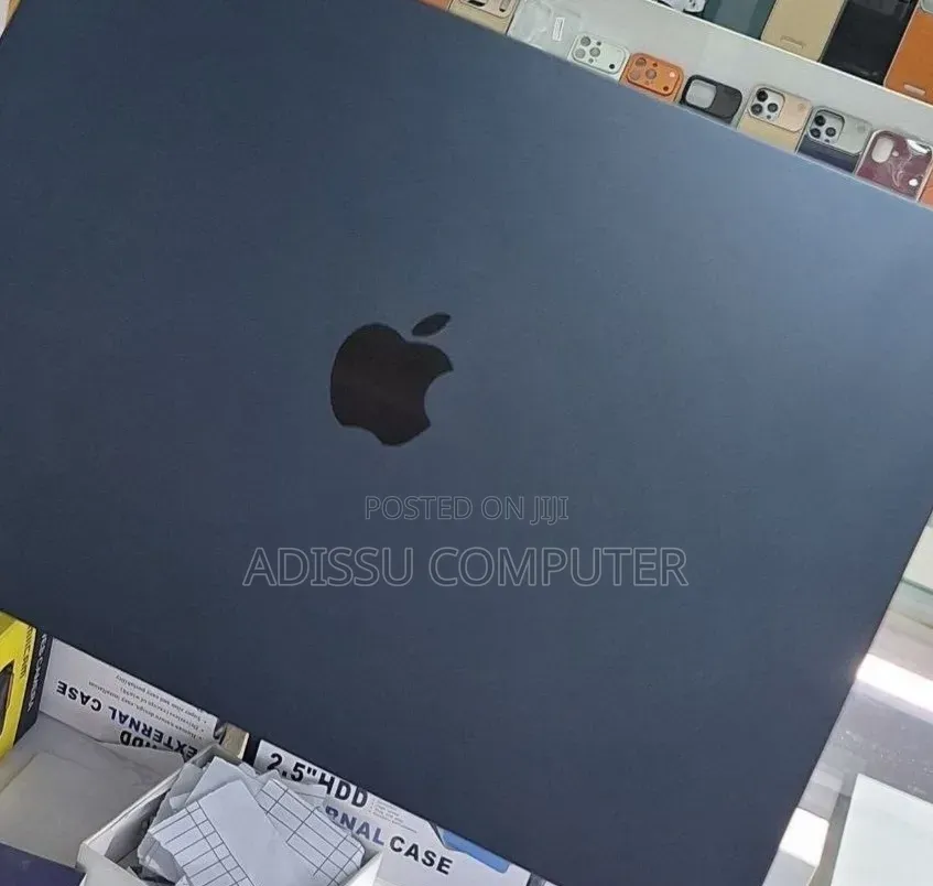 New Laptop Apple MacBook Air 2025 M4 16GB Apple M4 Pro SSD 256GB