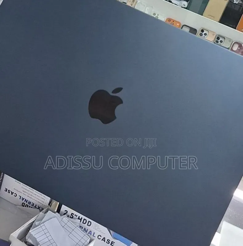 New Laptop Apple MacBook Air 2025 M4 16GB Apple M4 Pro SSD 256GB