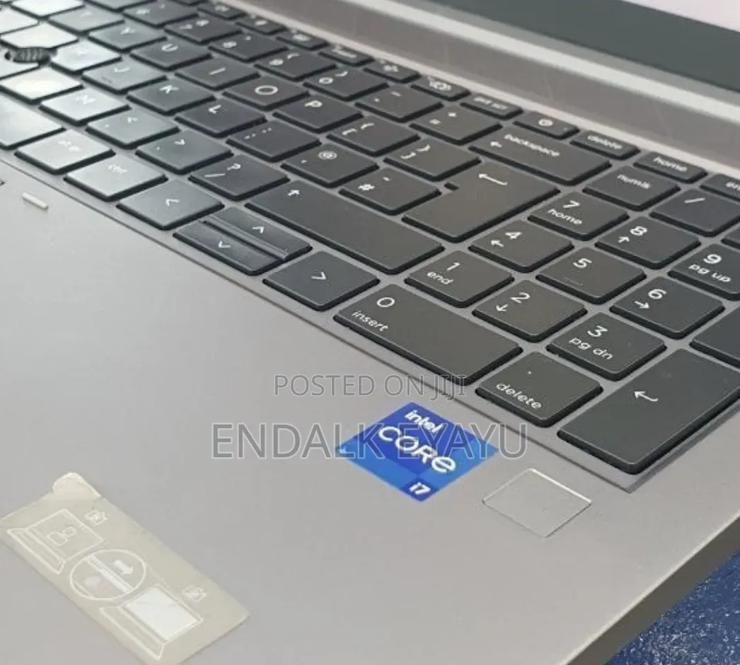New Laptop HP ZBook Firefly G8 16GB Intel Core i7 SSD 512GB