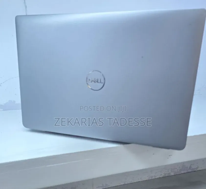 New Laptop Dell 8GB Intel Core i5 SSD 256GB